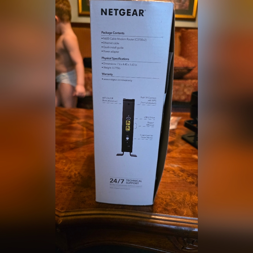 NETGEAR N600 Dual Band Modem Router - Black - Picture 9 of 9